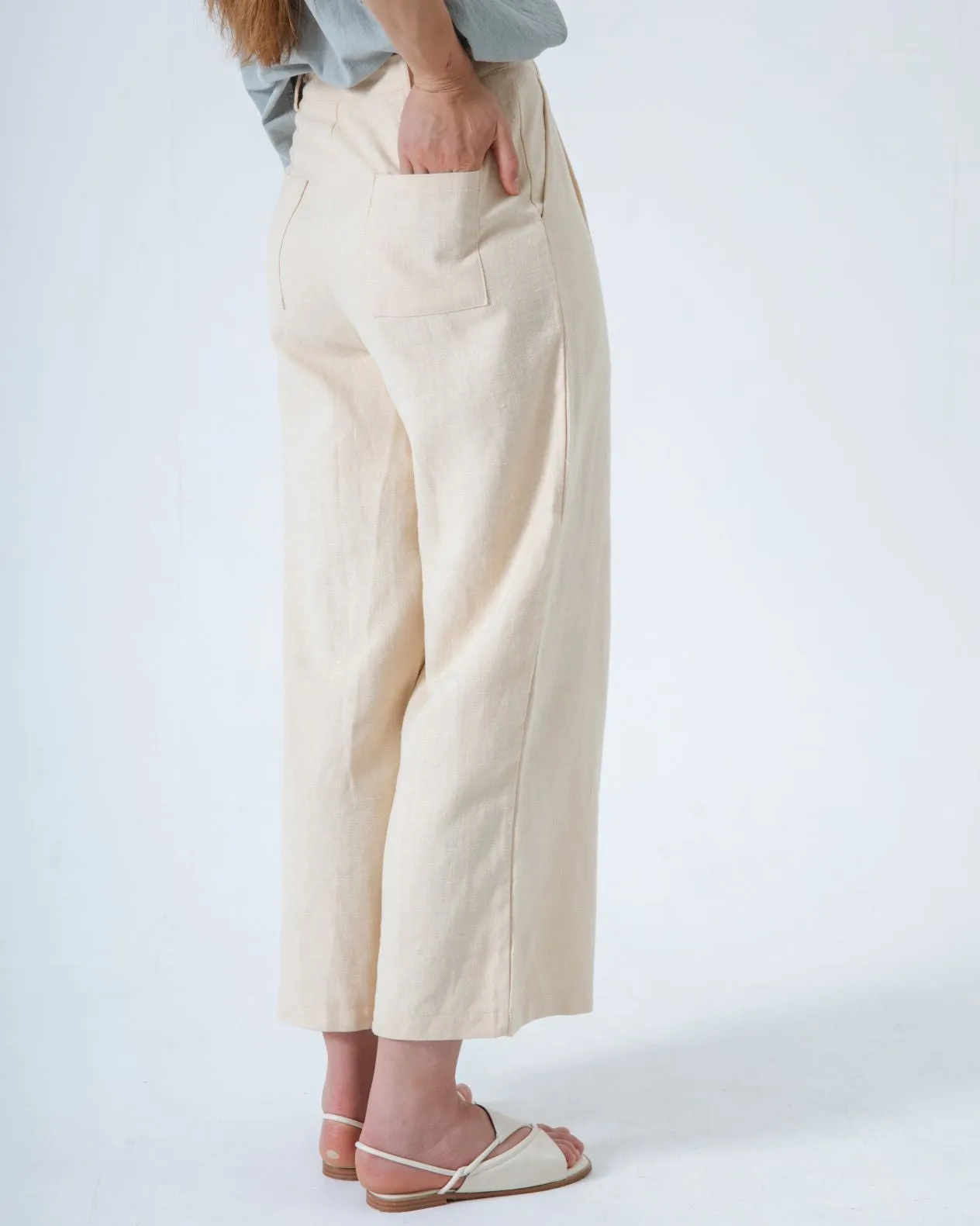 Alaia Linen Straight Cut Trousers (Beige)