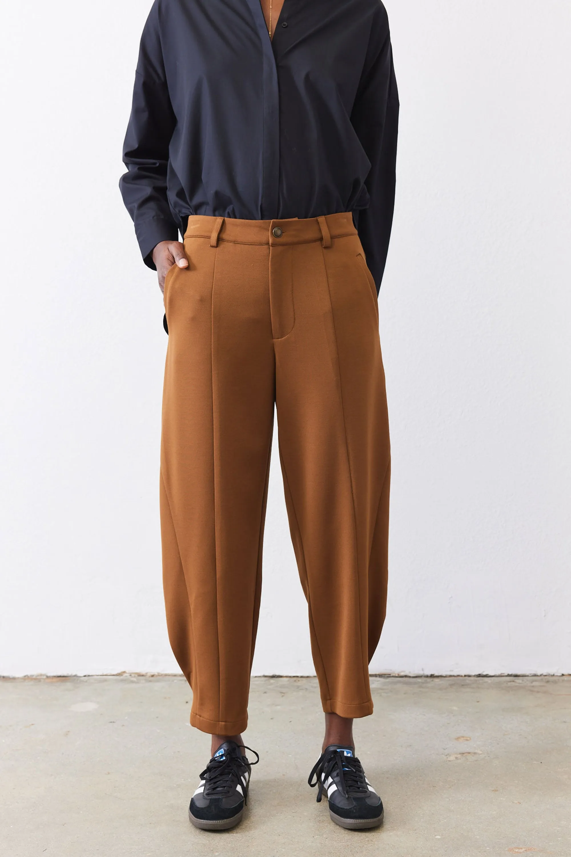 Stretch Suit Detail Oriented Tapered Pants